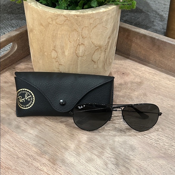 Ray-Ban RB3025 Aviator Total Black - Picture 6 of 9